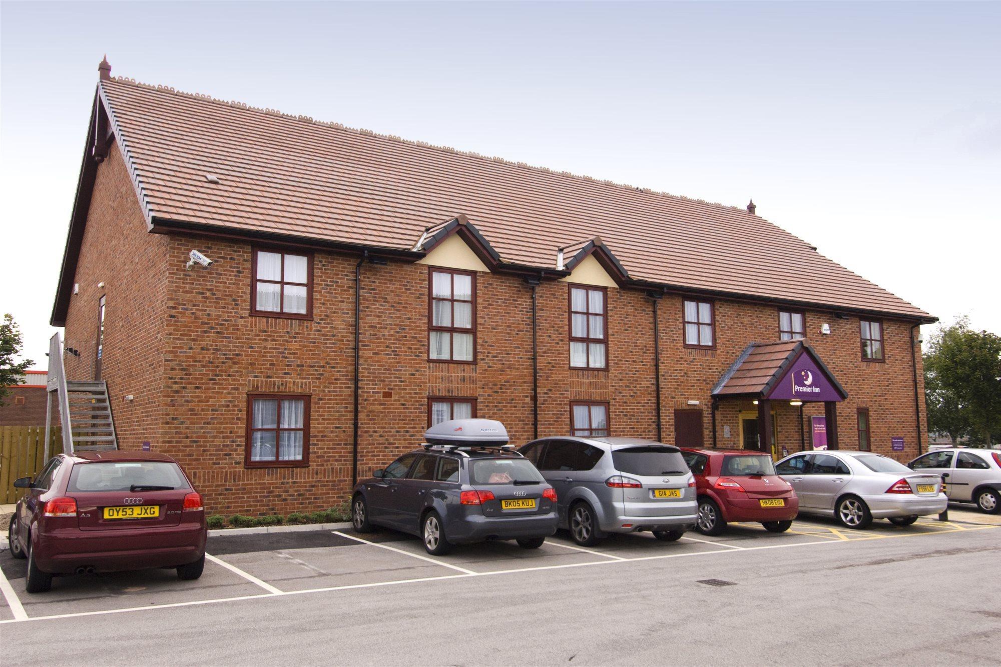 Premier Inn Crewe Central Экстерьер фото