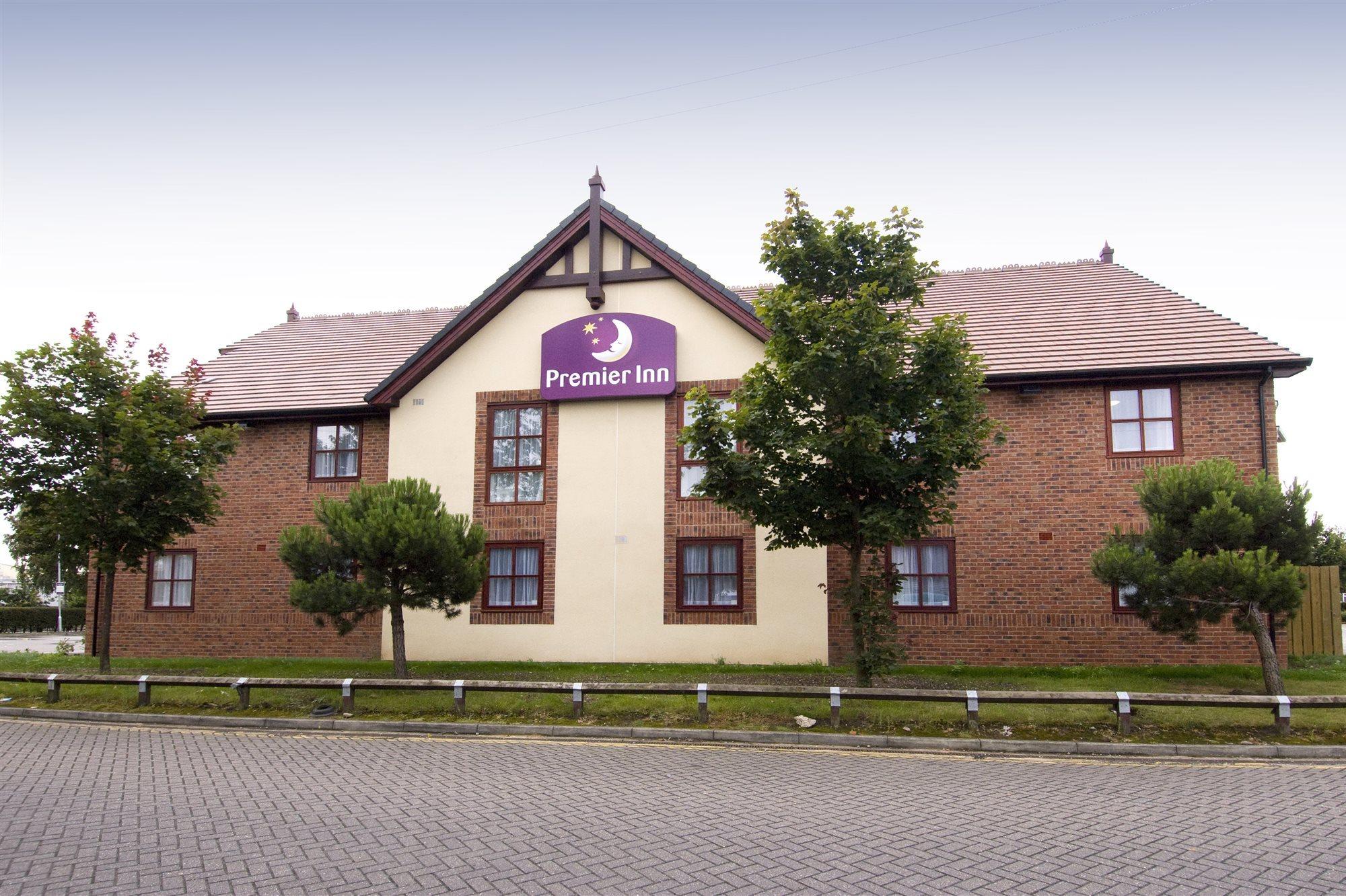 Premier Inn Crewe Central Экстерьер фото