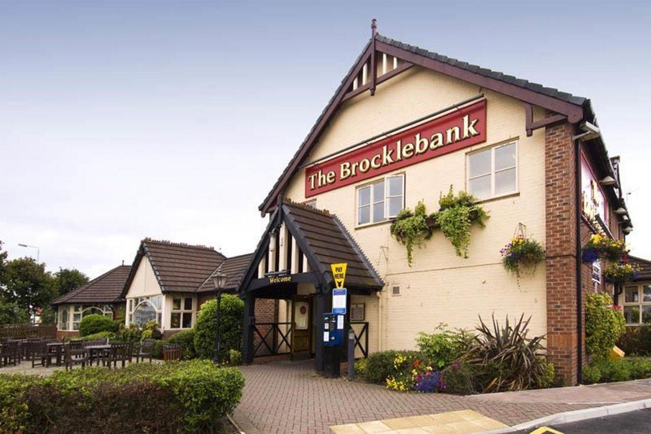 Premier Inn Crewe Central Экстерьер фото