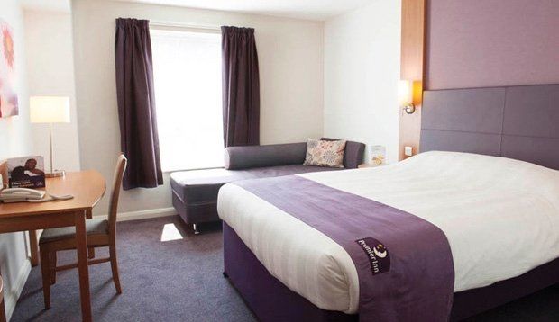 Premier Inn Crewe Central Экстерьер фото